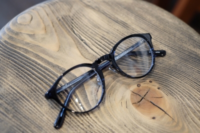 1sin×金子眼鏡に別注をした、ラウンドボストン型innovator