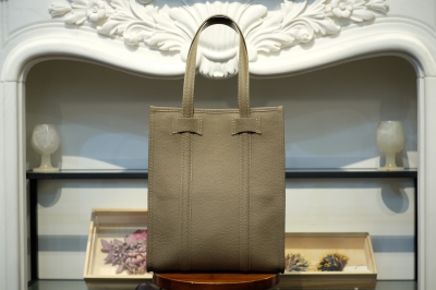 ル・ボナーの久方ぶり、ディプロマ・トートの入荷について。 | CIRCLE
