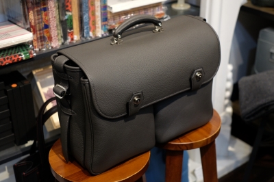 ル・ボナーさんより、シックな魅力溢れるマエストロが入荷しました