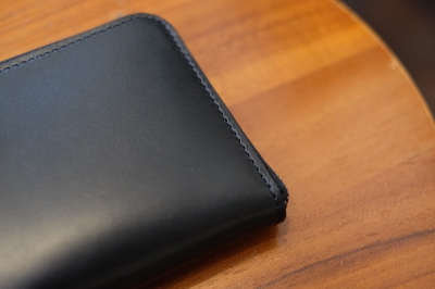 Circus of HappinessのミニL字ウォレット、サドルプルアップバージョン