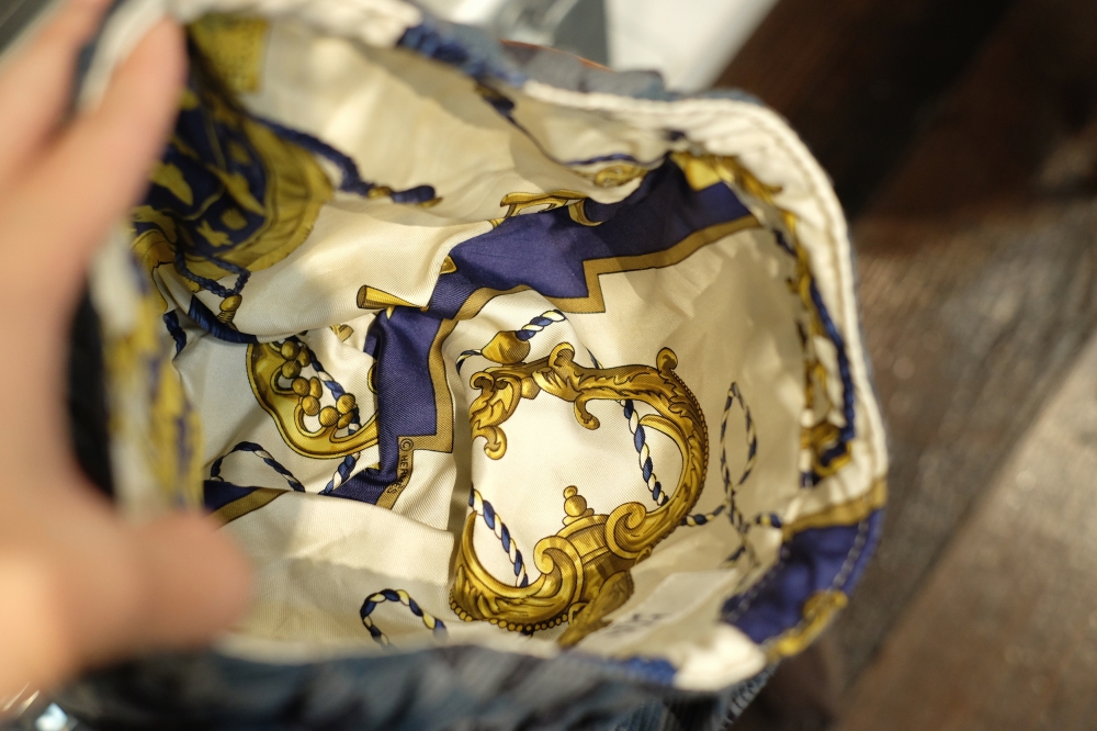 KUON（クオン）の市松二重織・ヴィンテージスカーフ巾着袋、一つだけ