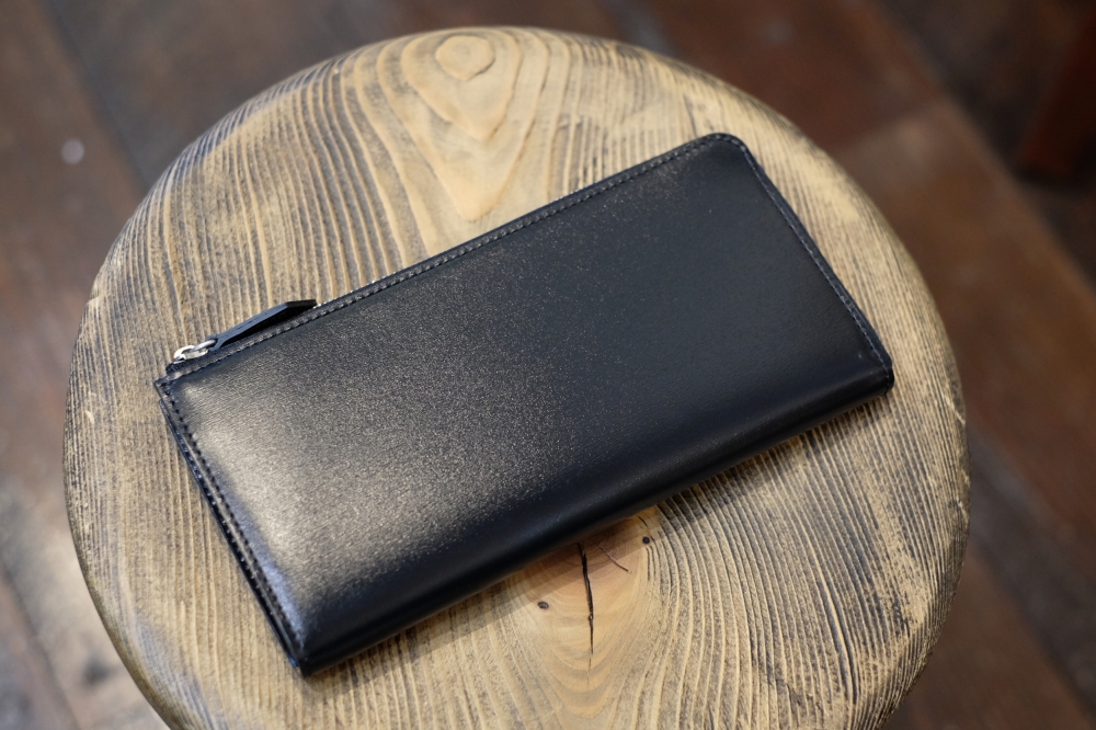 ル・ボナーさんより、ちょっとイレギュラーなL字ウォレット入荷