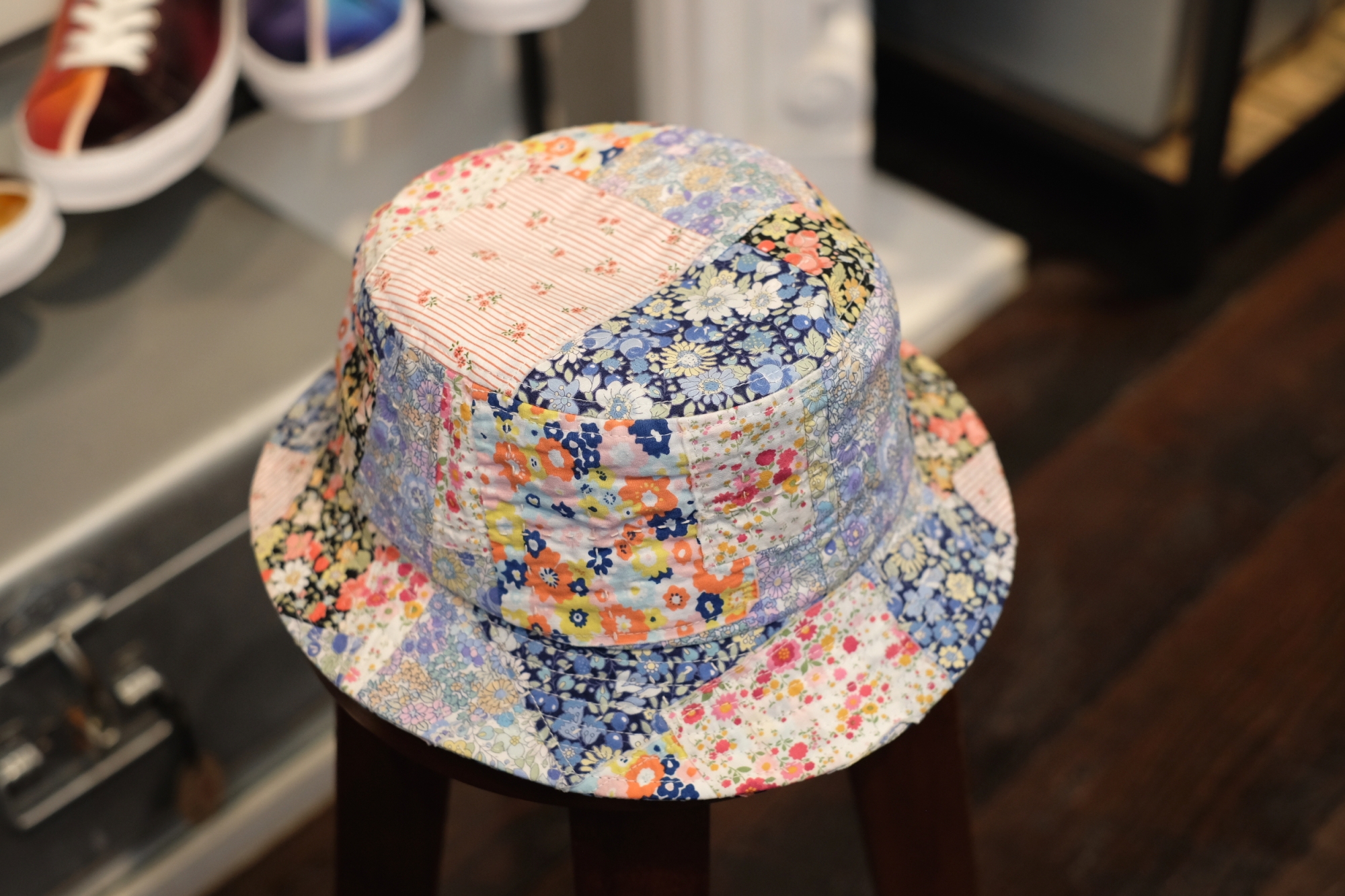 KUON（クオン）さんのアップサイクル素材のバケットハット