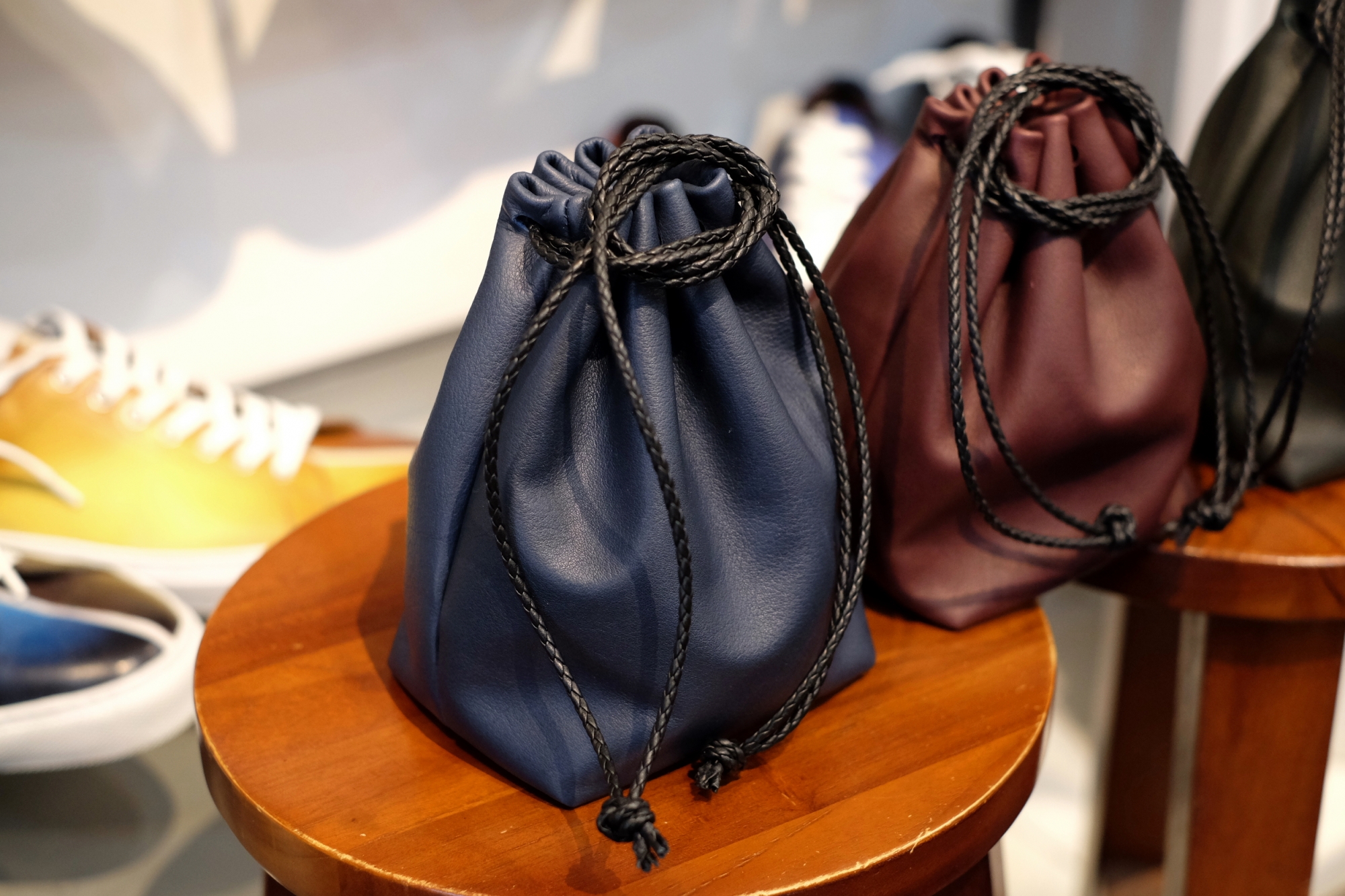 COH×KFの質感極めて素晴らしいディアキップレザー巾着袋について