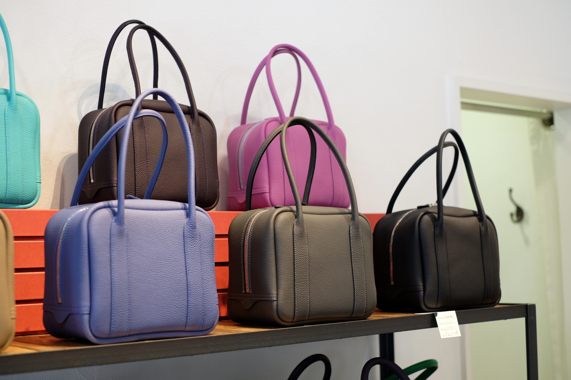 ル・ボナーさんのコンフェッティ、彩り豊かに素敵な入荷です