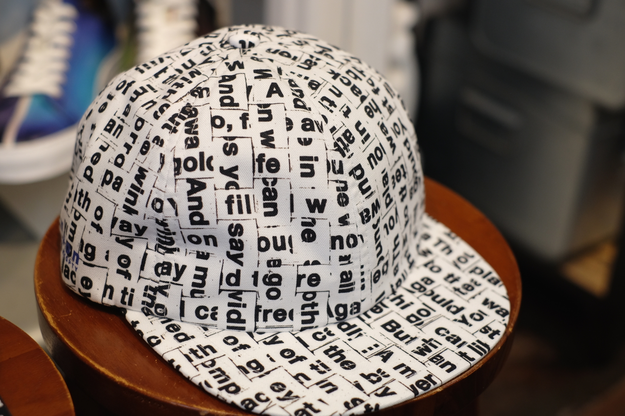 KUON（クオン）×TAGS WKGPTYのWOVEN SONG・6パネルキャップについて