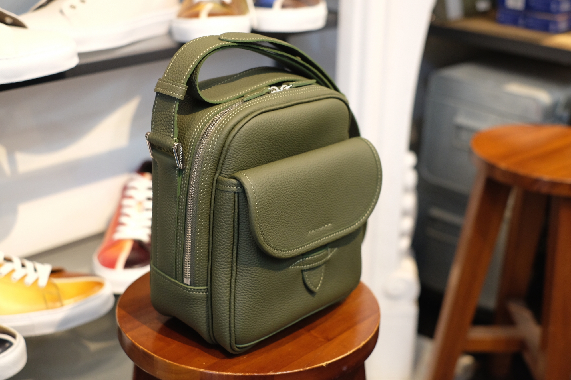 ル・ボナーさんより、お久しぶり！なショルダーバッグオブレの入荷です