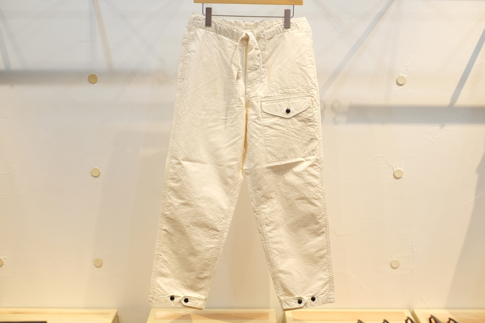 HATSKI（ハツキ）さんの、高密度オックスイージートラウザーズについて