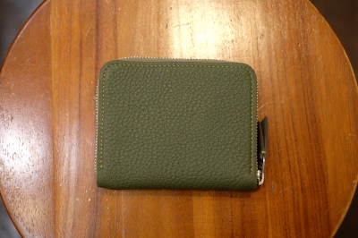 カンダミサコさんより、カラフルで素敵なポケットウォレットの