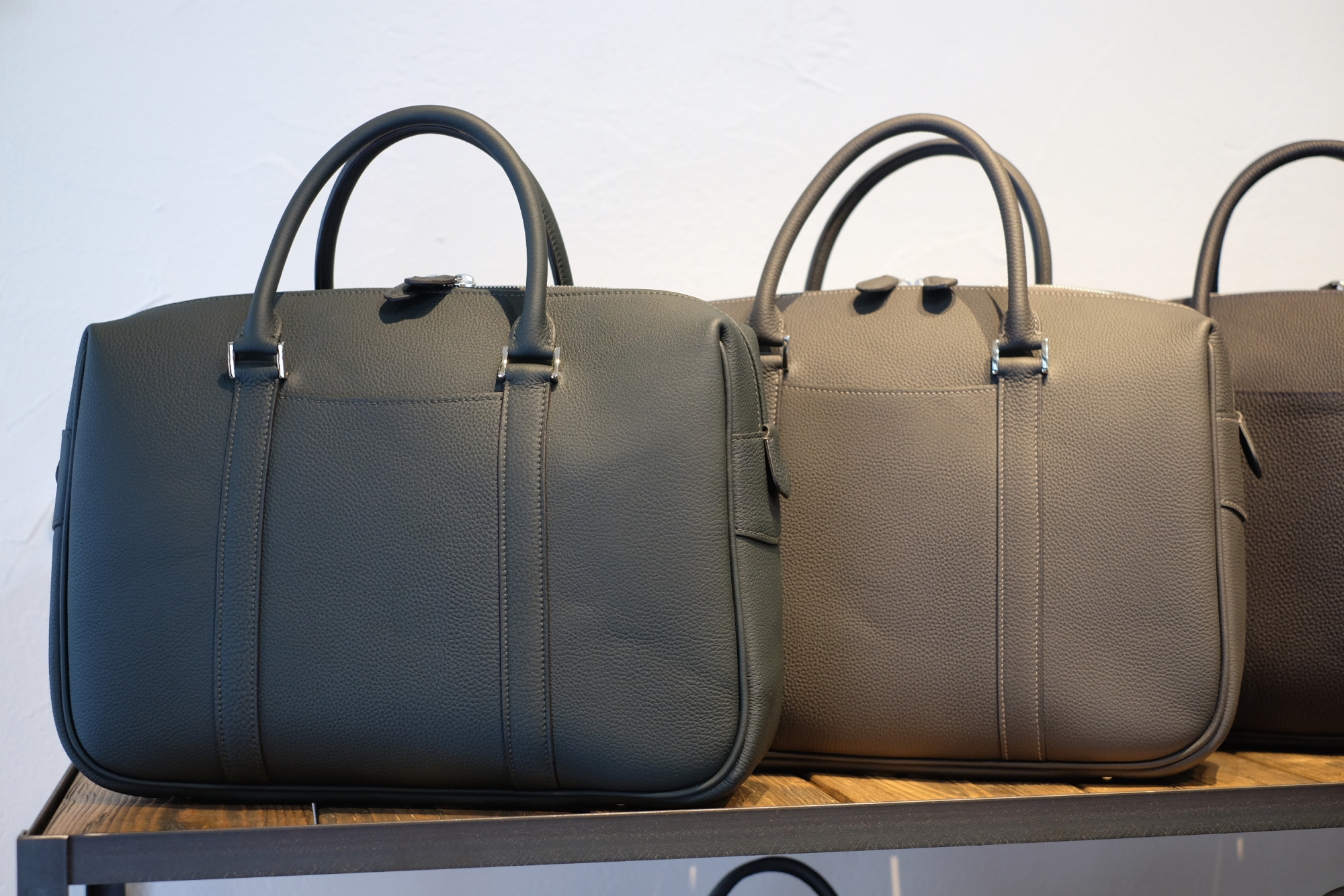 カンダミサコ「pane」黒×ゴールド金具 カンダミサコ「pane」黒