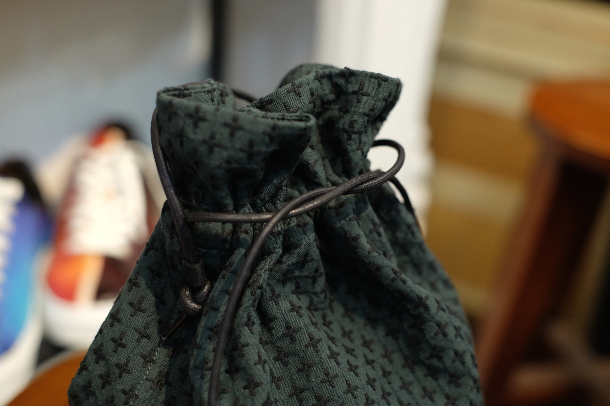 KUON 巾着バッグ　裂織り　フォレストグリーン KUON 巾着バッグ 裂織り フォレストグリーン KUON 巾着バッグ 裂織り