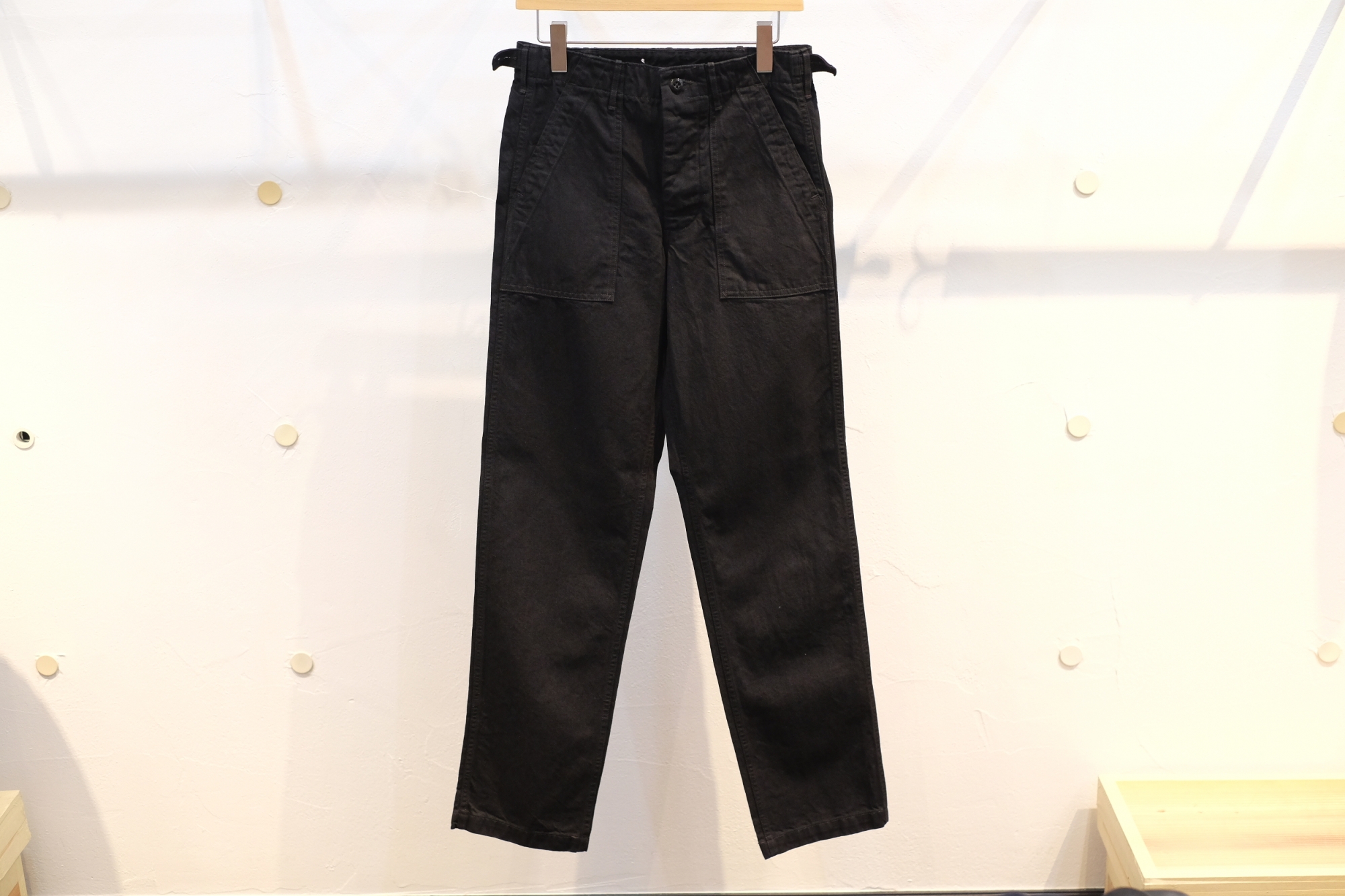 Workers(ワーカーズ)さんの、ブラックデニムでのベイカー Workers(ワーカーズ)さんの、ブラックデニムでのベイカー