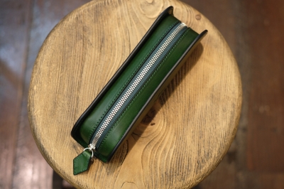 お久しぶり！！にル・ボナーさんのデブペンケース、しっかり入荷です