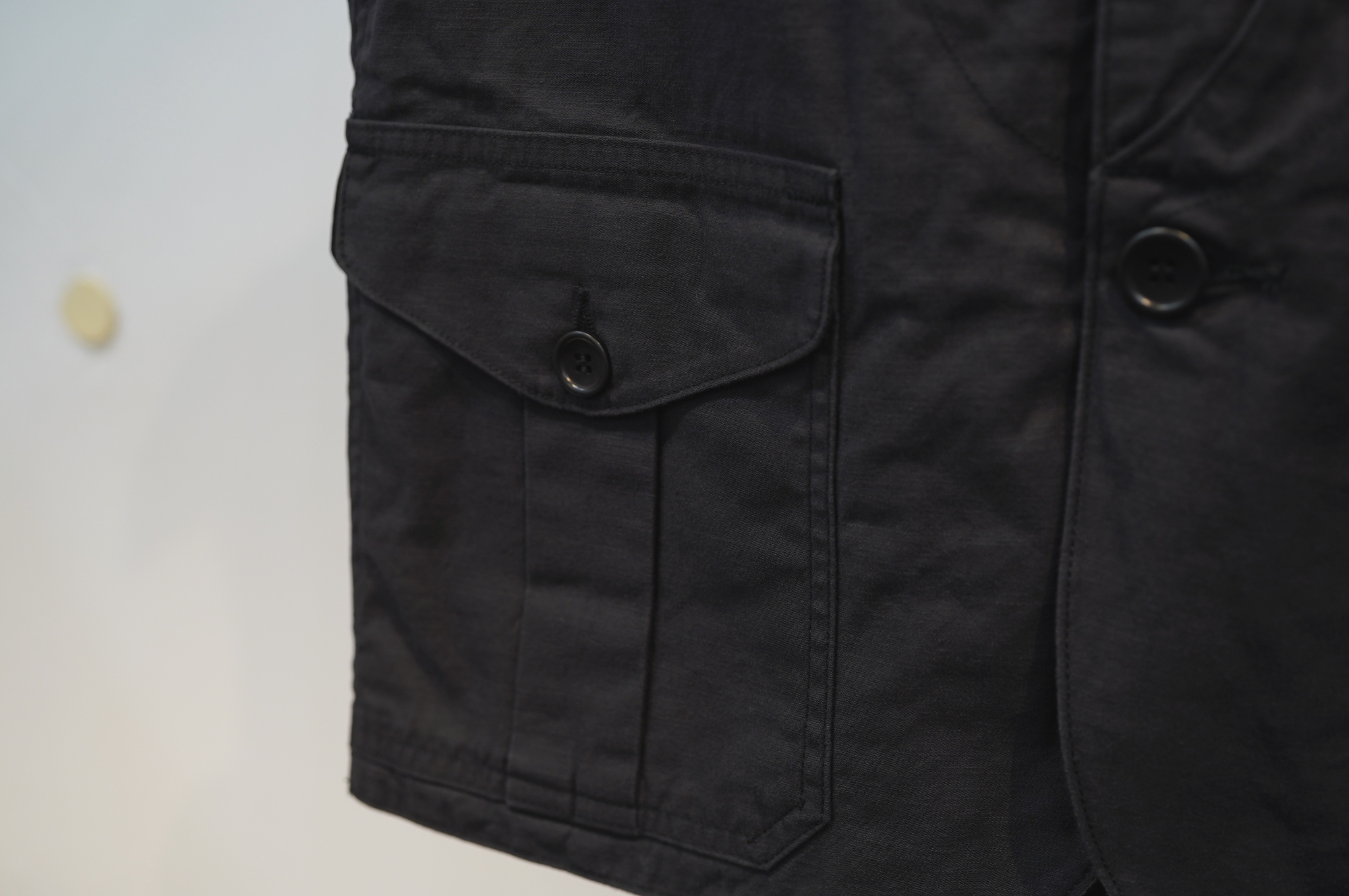 Workers（ワーカーズ）さんのクルーザーベスト、素材厚み色々で