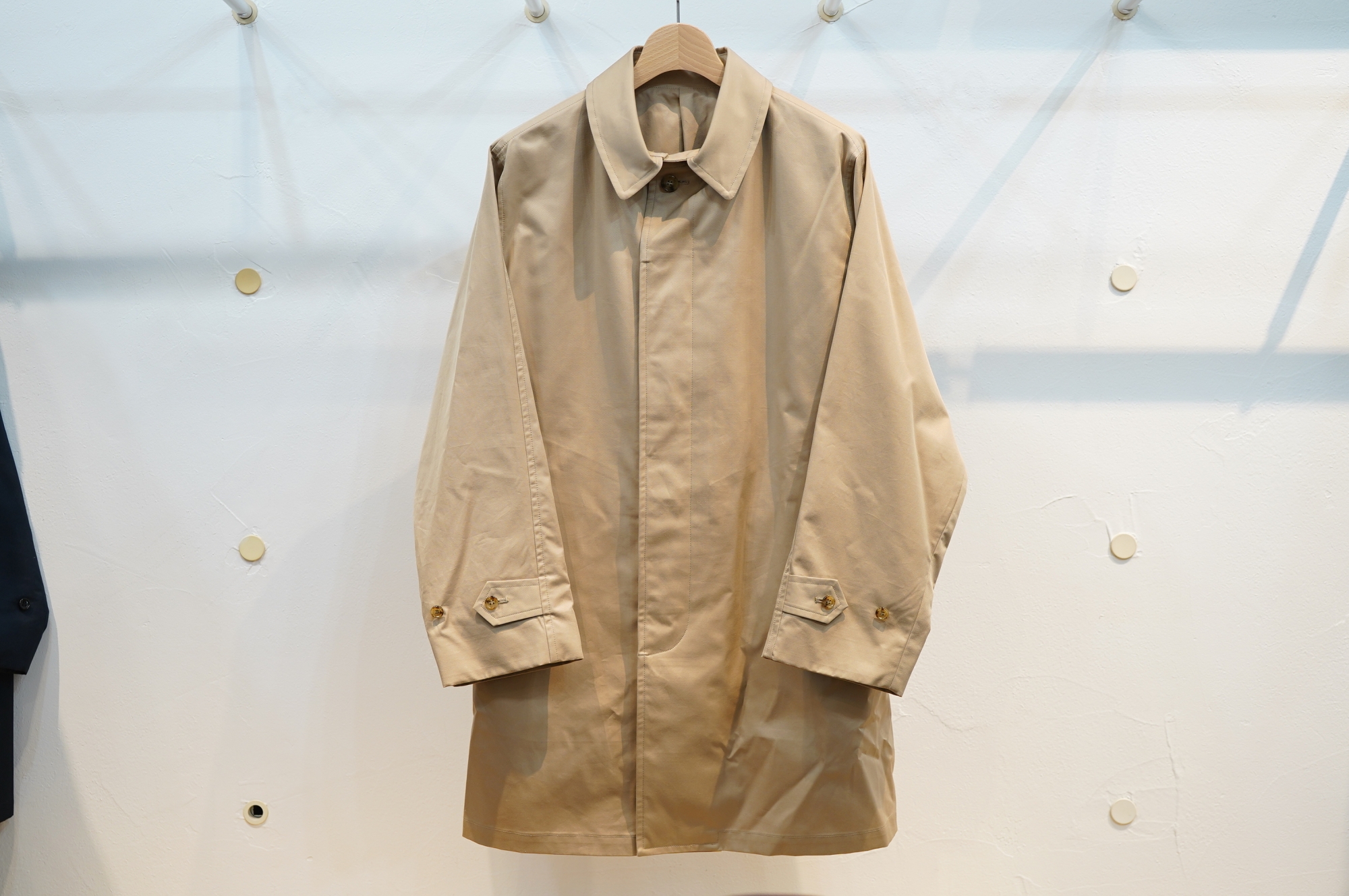 Workers（ワーカーズ）さんの、フォギーデイ・ステンカラーコート