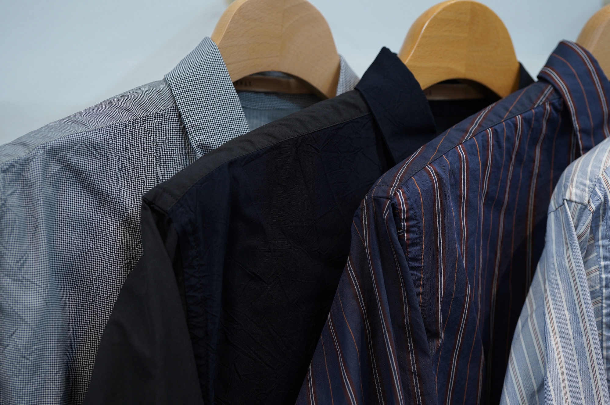 TOHNAI（トーナイ）のあまりにも素晴らしいレギュラーカラーシャツたち