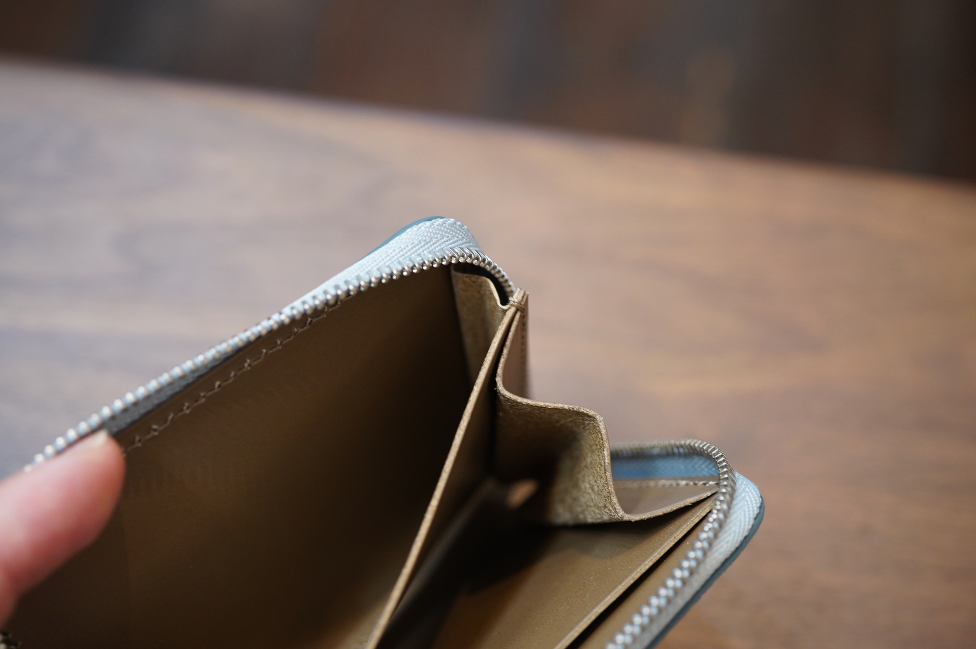 カンダミサコポケットウォレットプエブロオリーバ・ブラック