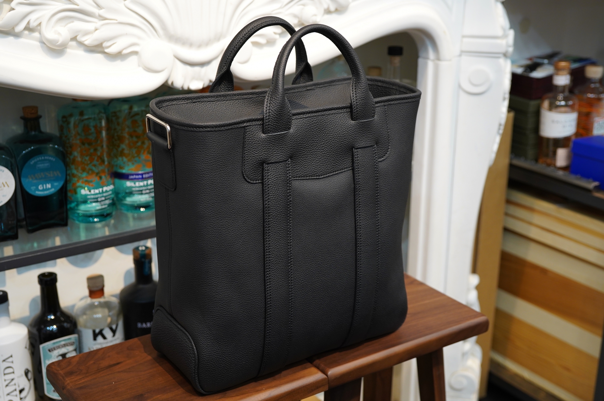 ル・ボナーさんより、パパストートが小サイズ大サイズ、それぞれで入荷 