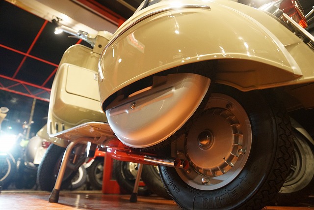 ベスパ PX200FL2 サイドカバー（左右）