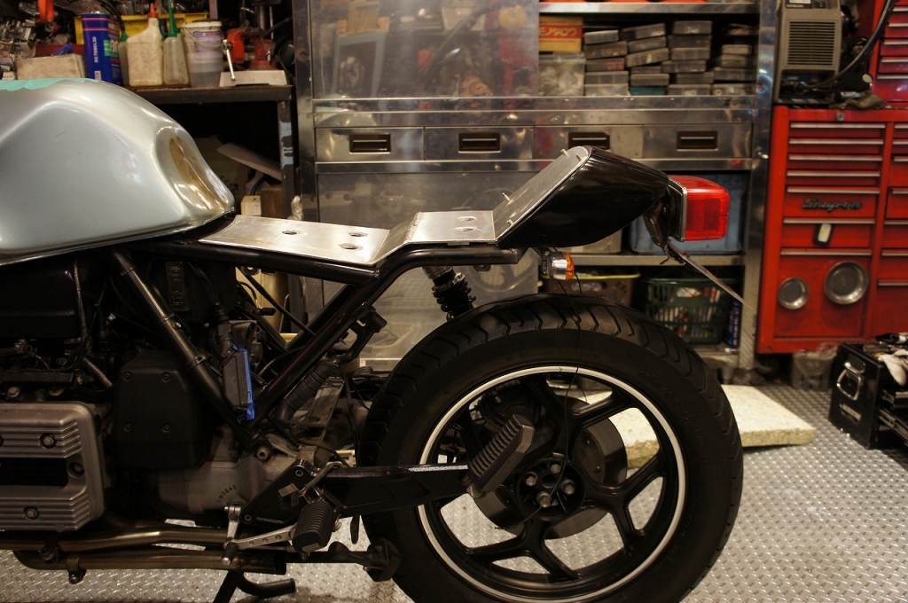 ひ*ん様 BMW K100RS 純正シート (黒) Yahoo!オークション - BMW K100RS モトコシングルシート付き