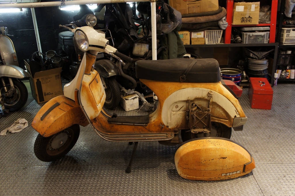 Vespa P200E Restoration | ワンパーフォーブログ