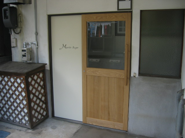 店舗の玄関引戸 hatch 注文家具
