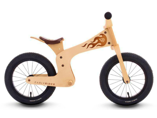 お子様のファーストバイクにEARLY RIDER（アーリーライダー）なんて