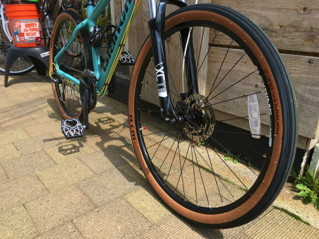 Bianchi” KUMA MTB タイヤ交換 650ｂ 27.5 ”WTB HORIZON” インストール | CHILLNOWA BLOG  -HAKODATE ADVENTURE BIKE SHOP-