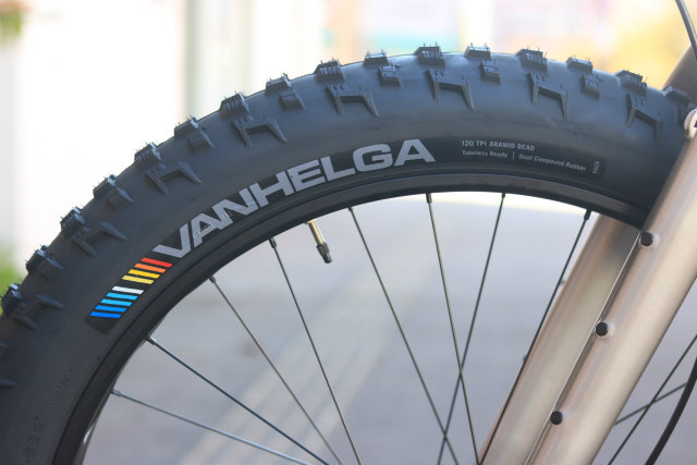 SALSA BEARGREASE CARBON』27.5x4.0 | CHILLNOWA BLOG -HAKODATE