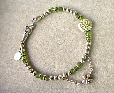 切れたブレスレットのお直し | ストーンスパイア店長のブログ