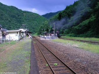100805 SL人吉一勝寺駅遠景.JPG