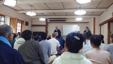 先生講話1