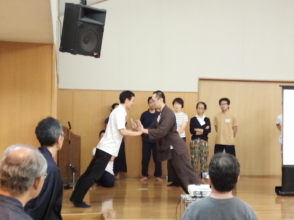 腕押し相撲
