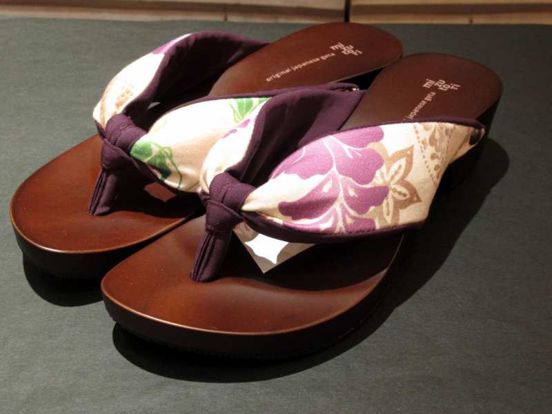 日本一履き心地の良い下駄 ミズトリの下駄 今年も始めました 喜ばれる和のプレゼント