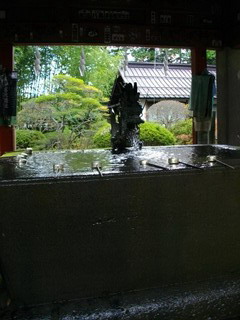 北口本宮冨士浅間神社の手水舎