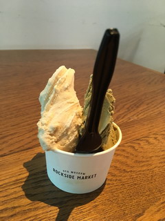 OYA MUSEUM ROCKSIDE MARKETのアイス