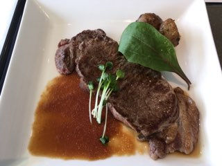 オーク牛ロースステーキ