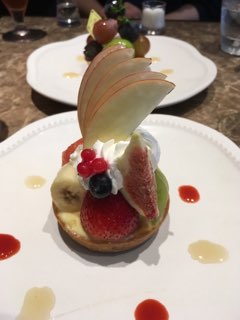 季節のフルーツとプリンクリームタルト