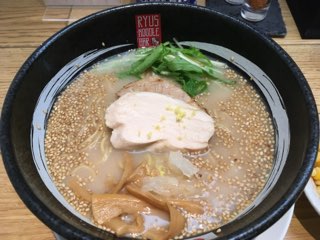 RYUS鶏白湯ラーメン
