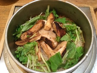 麻鳥の松茸の釜飯