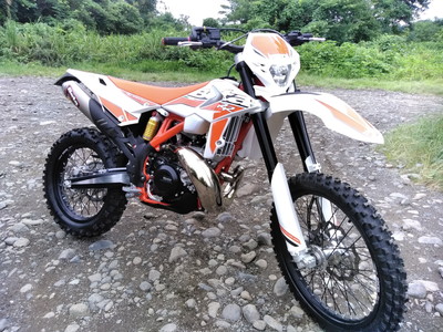 【決まりました】BETA     RR250 2ST  2018年　代理出品 2015 Beta 250RR 2-Stroke Review