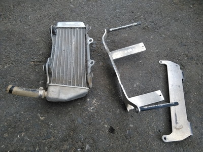 YZ125 YZ125X ラジエーター　片側のみ　新品 YZ125 YZ125X ラジエーター 片側のみ 新品-安価