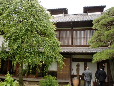 落ち着いたたたずまいの蕎麦屋さん