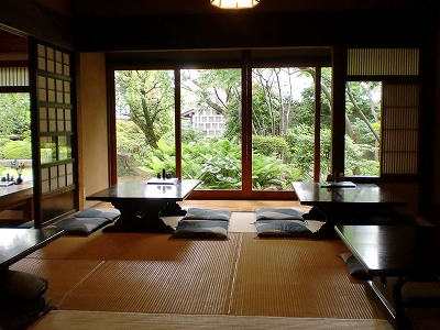 疲れが吹っ飛ぶ静寂な間です