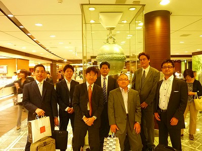初日銀の鈴で待ち合わせ