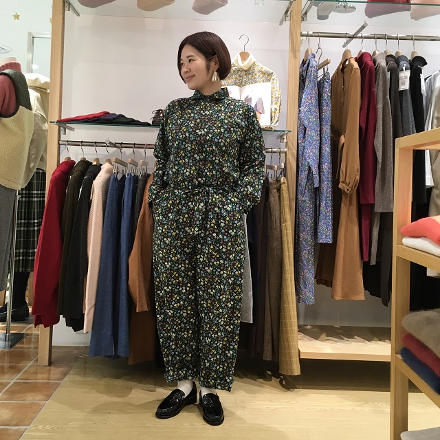 モフ　オールインワン　LIBERTY リバティ好きへ ずっと横目で気になっていたアイテム ☆ リバティのオールインワン