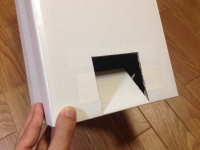 カプセルの出口を切り抜きます