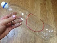 ペットボトルを穴あけ加工