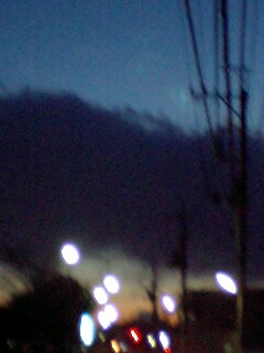 風の強い日の空