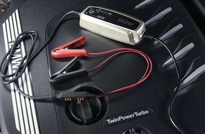 BMWハウツー動画「BMWアクセサリー バッテリー充電器の使い方